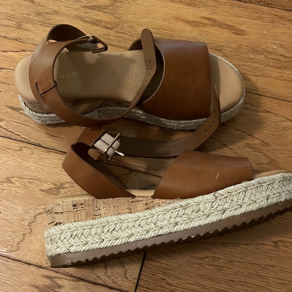 Tan espadrilles platform sandal